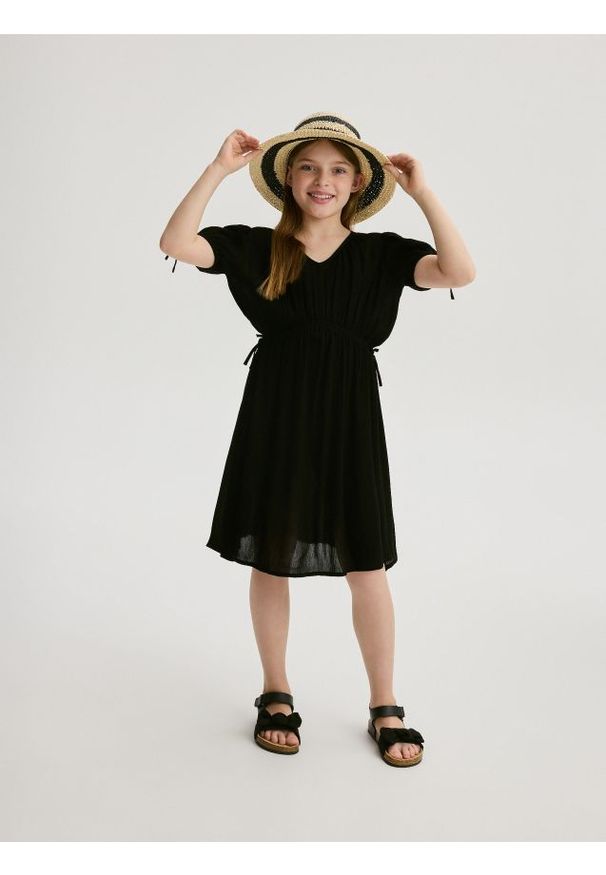 Reserved - Wiskozowa sukienka - czarny. Kolor: czarny. Materiał: wiskoza