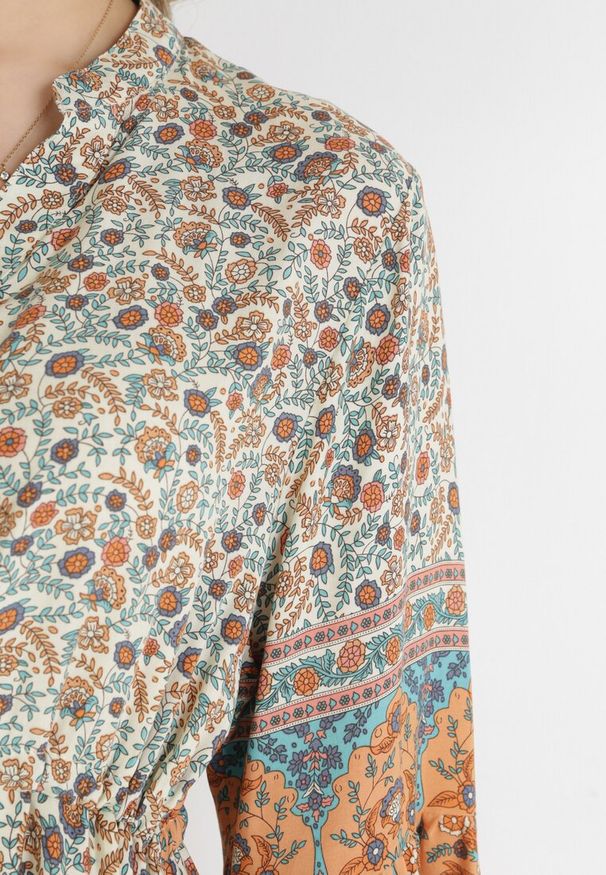 Born2be - Beżowa Rozkloszowana Sukienka w Kwiaty z Wiskozy Ściągana w Pasie Lennyn. Kolor: beżowy. Materiał: wiskoza. Wzór: kwiaty. Sezon: wiosna, jesień