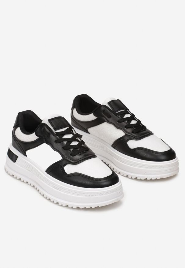 Renee - Czarne Sznurowane Sneakersy z Brokatem na Grubej Podeszwie z Wycięciami Amena. Kolor: czarny, biały