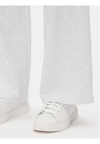 DKNY Sport Spodnie dresowe DP5P3601 Biały Regular Fit. Kolor: biały. Materiał: bawełna #4