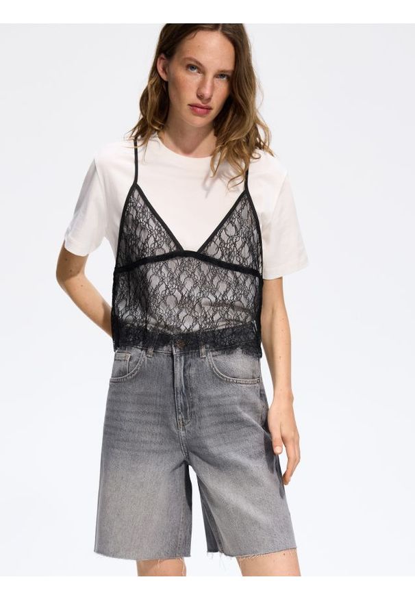 Reserved - Jeansowe szorty - szary. Kolor: szary. Materiał: jeans