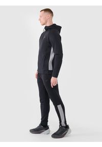 4f - 4F Spodnie treningowe szybkoschnące męskie - czarne 3XL. Kolor: czarny. Materiał: dzianina, dresówka, włókno, syntetyk, materiał, elastan. Wzór: ze splotem, jednolity. Sport: fitness