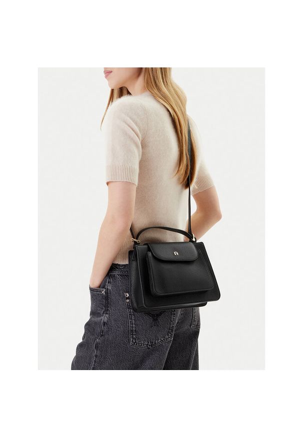 Torebka Aigner. Kolor: czarny