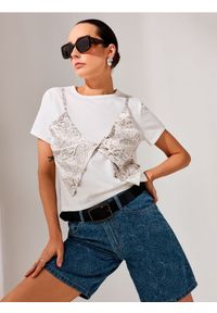 Sinsay - Koszulka z naszytym topem w print paisley - kremowy. Kolor: kremowy. Wzór: aplikacja, nadruk, paisley #1