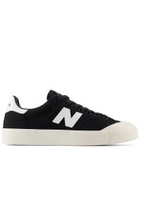 Buty New Balance BB100CVB - czarne. Kolor: czarny. Materiał: dresówka, materiał, syntetyk, guma. Szerokość cholewki: normalna. Wzór: nadruk. Obcas: na platformie