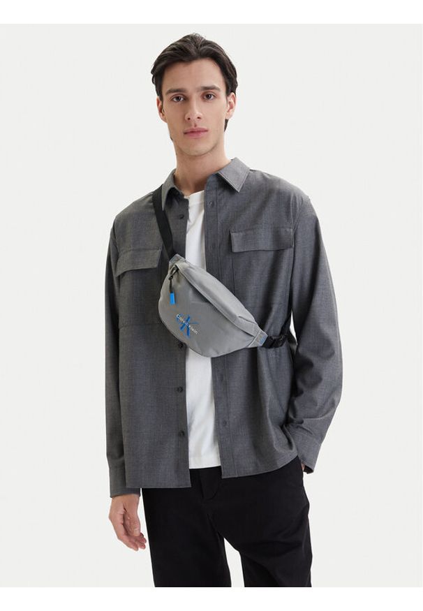 Calvin Klein Nerka Bold Waistbag LV04D3116G Szary. Kolor: szary. Materiał: materiał