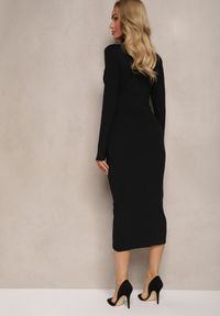 Renee - Czarna Wiskozowa Sukienka z Usztywnioną Linią Ramion i Marszczeniami Zeinita. Kolor: czarny. Materiał: wiskoza. Styl: wizytowy, elegancki #5