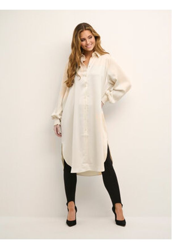 Kaffe Sukienka koszulowa Ilse 10506937 Écru Relaxed Fit. Materiał: syntetyk. Typ sukienki: koszulowe