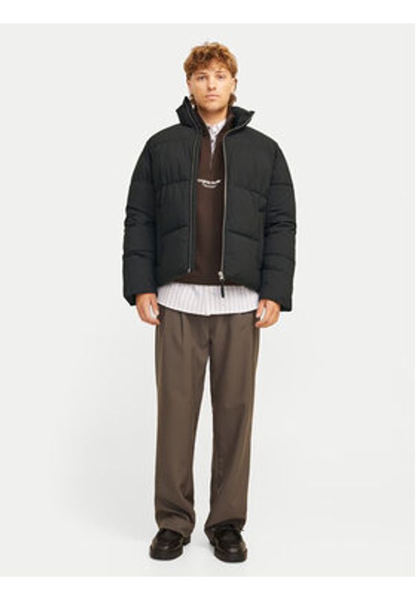 Jack & Jones - Jack&Jones Kurtka zimowa Frederiksberg 12260460 Czarny Regular Fit. Kolor: czarny. Materiał: syntetyk. Sezon: zima