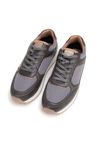 Wittchen - Męskie sneakersy ze skóry ekologicznej ze wstawkami szaro-brązowe. Kolor: brązowy, wielokolorowy, szary. Materiał: skóra ekologiczna. Wzór: aplikacja. Sport: turystyka piesza #7