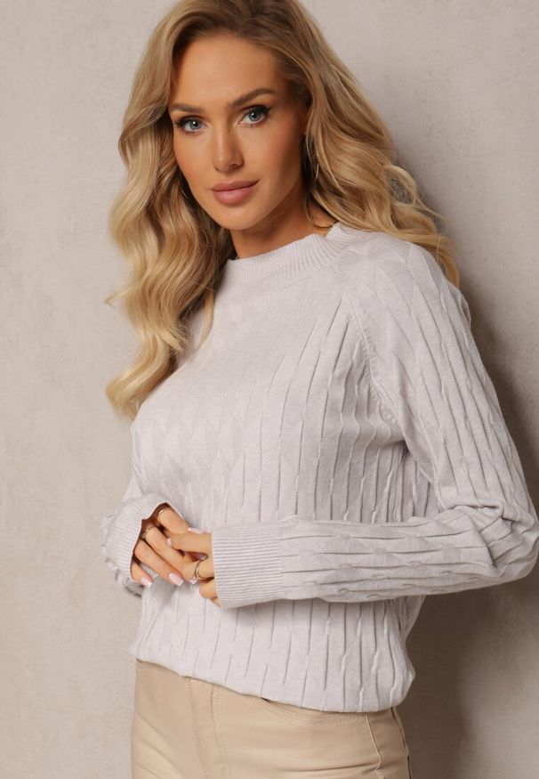 Renee - Jasnoszary Golf o Klasycznym Fasonie Anofra. Typ kołnierza: golf. Kolor: szary. Styl: klasyczny