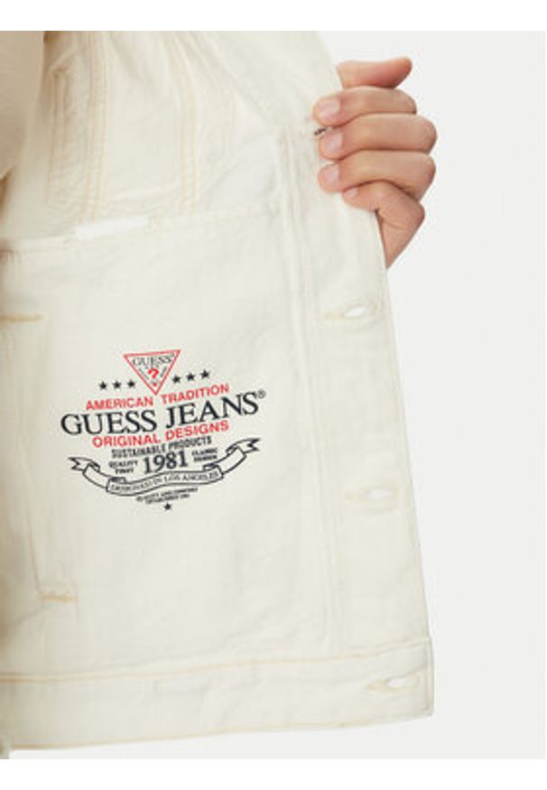 Guess Jeans Kurtka jeansowa M5GN38 D5OC1 Biały Regular Fit. Kolor: biały. Materiał: jeans, bawełna