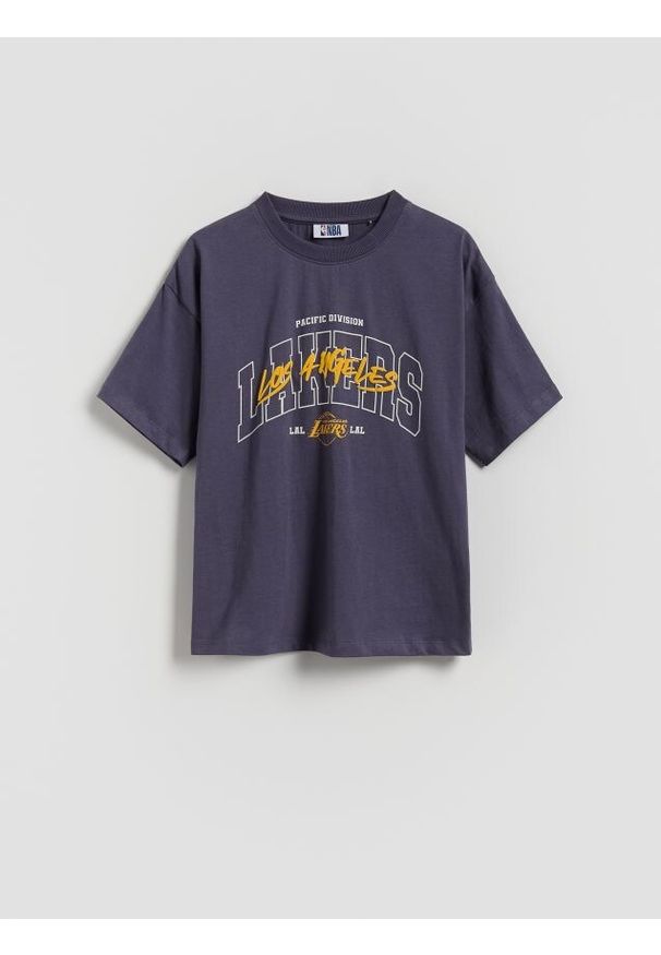 Reserved - T-shirt Los Angeles Lakers NBA - ciemnofioletowy. Kolor: fioletowy. Materiał: dzianina, bawełna