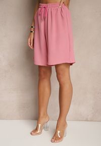 Renee - Jasnoróżowe Szorty z Bawełną High Waist Ozdobione Sznurkiem Talanisse. Okazja: na co dzień, na spacer. Stan: podwyższony. Kolor: różowy. Materiał: bawełna. Wzór: aplikacja. Styl: klasyczny, elegancki, casual