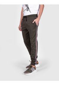Les Hommes Spodnie Jogging | UHJ101-750U | Jogging Pants | Mężczyzna | Khaki. Kolor: brązowy. Materiał: bawełna. Wzór: aplikacja #1
