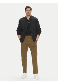 Hugo - HUGO Chinosy 50530886 Zielony Slim Fit. Kolor: zielony. Materiał: bawełna