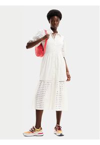 Desigual Sukienka koszulowa Berkeley 24SWVW59 Biały Regular Fit. Kolor: biały. Materiał: bawełna. Typ sukienki: koszulowe