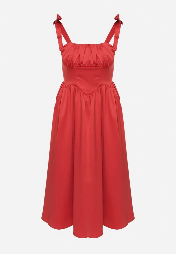 Born2be - Czerwona Rozkloszowana Sukienka Vices na Wiązanych Ramiączkach Natavine. Okazja: na co dzień, na imprezę. Typ kołnierza: dekolt kwadratowy. Kolor: czerwony. Materiał: poliester, jeans. Długość rękawa: na ramiączkach. Sezon: lato. Styl: casual, klasyczny