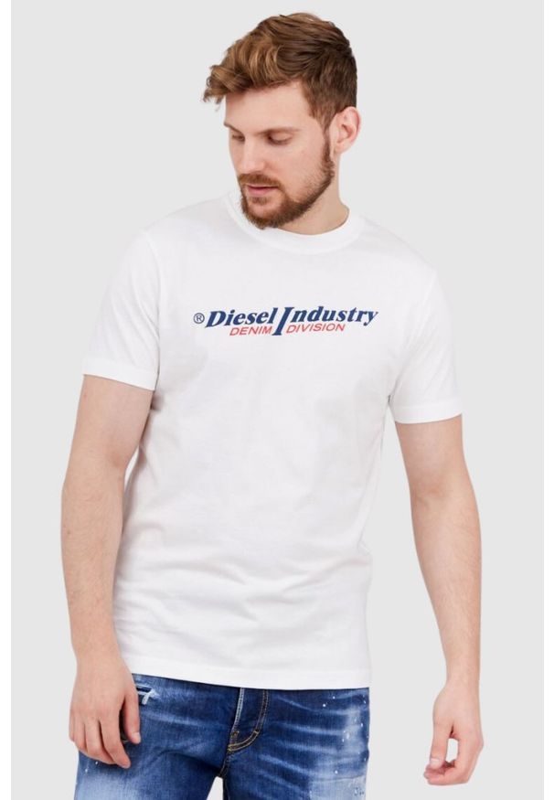 Diesel - DIESEL Biały t-shirt męski z granatowym logo. Kolor: biały. Materiał: prążkowany