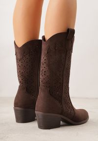 Born2be - Brązowe Ażurowe Botki na Obcasie w Stylu Kowbojek Lissemi. Okazja: na co dzień. Kolor: brązowy. Materiał: skóra, jeans. Wzór: ażurowy. Sezon: wiosna, jesień. Obcas: na obcasie. Styl: casual, elegancki. Wysokość obcasa: średni #9