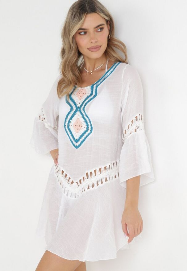 Born2be - Biała Sukienka Tunika z Szydełkowym Zdobieniem Astrik. Kolor: biały. Wzór: aplikacja