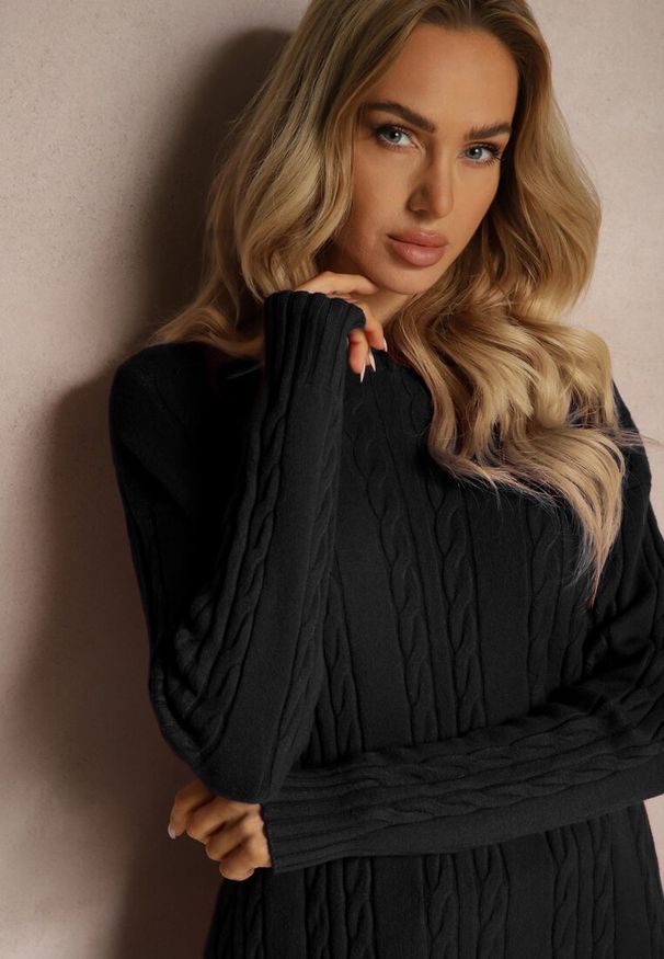 Renee - Czarny Sweter z Bawełną Wiskozą i Ozdobnym Splotem Viacelia. Okazja: na co dzień, na spotkanie biznesowe. Kolor: czarny. Materiał: bawełna, wiskoza. Długość rękawa: długi rękaw. Długość: długie. Wzór: ze splotem. Styl: elegancki, biznesowy, casual