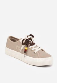 Renee - Beżowe Niskie Trampki z Podwójnymi Sznurówkami na Tłoczonej Platformie Astedella. Nosek buta: okrągły. Zapięcie: sznurówki. Kolor: beżowy. Materiał: materiał. Obcas: na platformie. Wysokość obcasa: niski #9