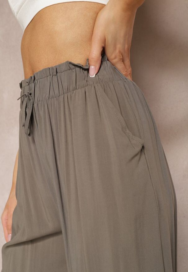 Renee - Brązowe Spodnie Karrill. Kolor: beżowy, brązowy. Materiał: wiskoza. Długość: długie. Sezon: lato. Styl: elegancki