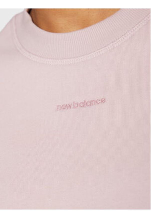 New Balance Bluza Athletics Nature WT23555 Fioletowy Relaxed Fit. Kolor: fioletowy. Materiał: bawełna