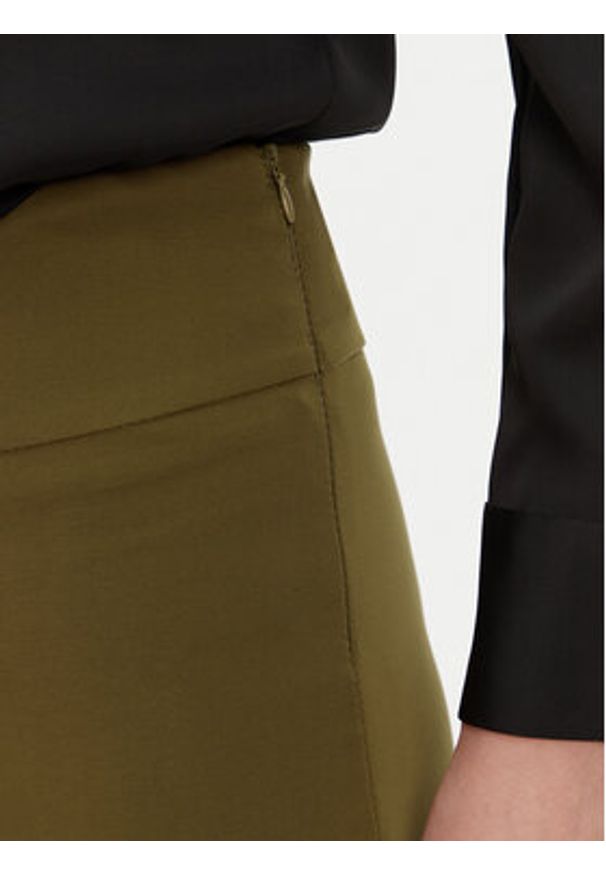 Rinascimento Spodnie materiałowe CFC0122830003 Khaki Regular Fit. Kolor: brązowy. Materiał: syntetyk