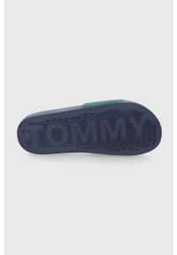 Tommy Jeans Klapki męskie kolor zielony. Kolor: zielony. Materiał: guma