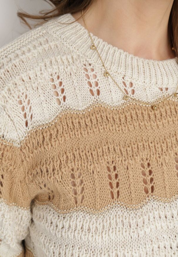 Born2be - Beżowy Sweter z Ażurowej Dzianiny w Szerokie Paski z Metaliczną Nitką Cassaphne. Kolor: beżowy. Materiał: dzianina. Wzór: paski, ażurowy