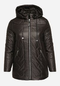 Born2be - Czarna Pikowana Kurtka Ozdobiona Pikowaniem z Odpinanym Kapturem Falerosa. Okazja: na co dzień, na spacer. Kolekcja: plus size. Kolor: czarny. Materiał: jeans. Wzór: aplikacja. Styl: casual #2