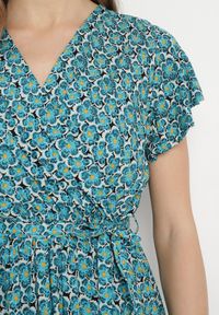 Born2be - Niebieska Sukienka z Wiskozy z Kopertowym Dekoltem i Gumką w Talii Moanalise. Kolor: niebieski. Materiał: wiskoza. Sezon: lato. Typ sukienki: kopertowe #7