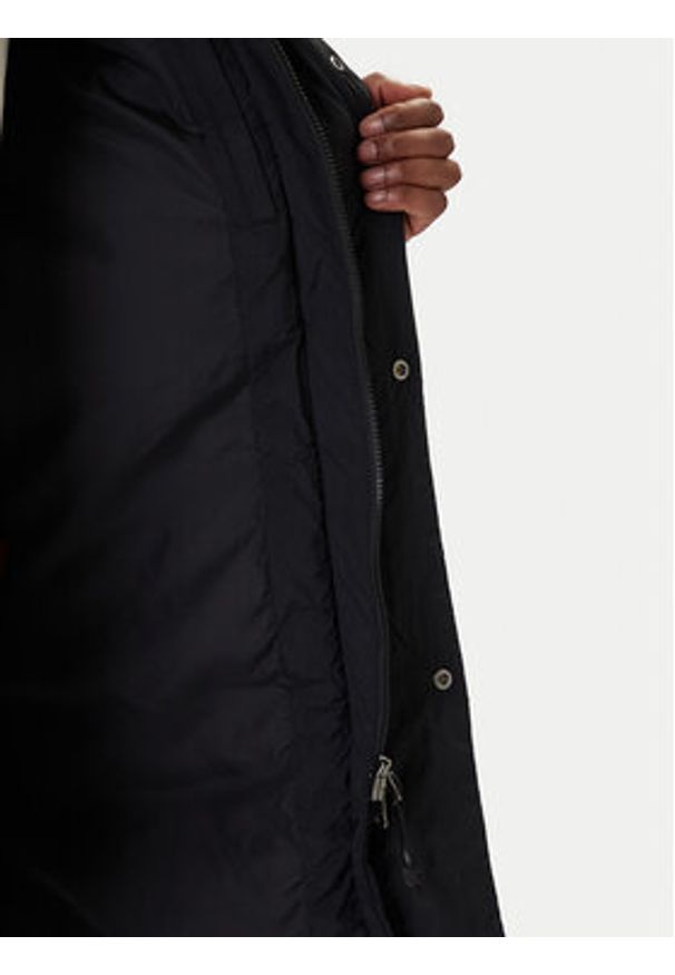 GANT - Gant Kurtka puchowa 7006568 Czarny Regular Fit. Kolor: czarny. Materiał: syntetyk