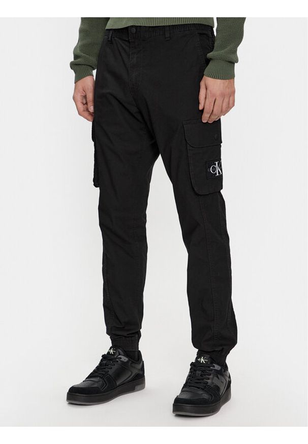 Calvin Klein Jeans Spodnie materiałowe J30J324039 Czarny Skinny Fit. Kolor: czarny. Materiał: materiał, bawełna
