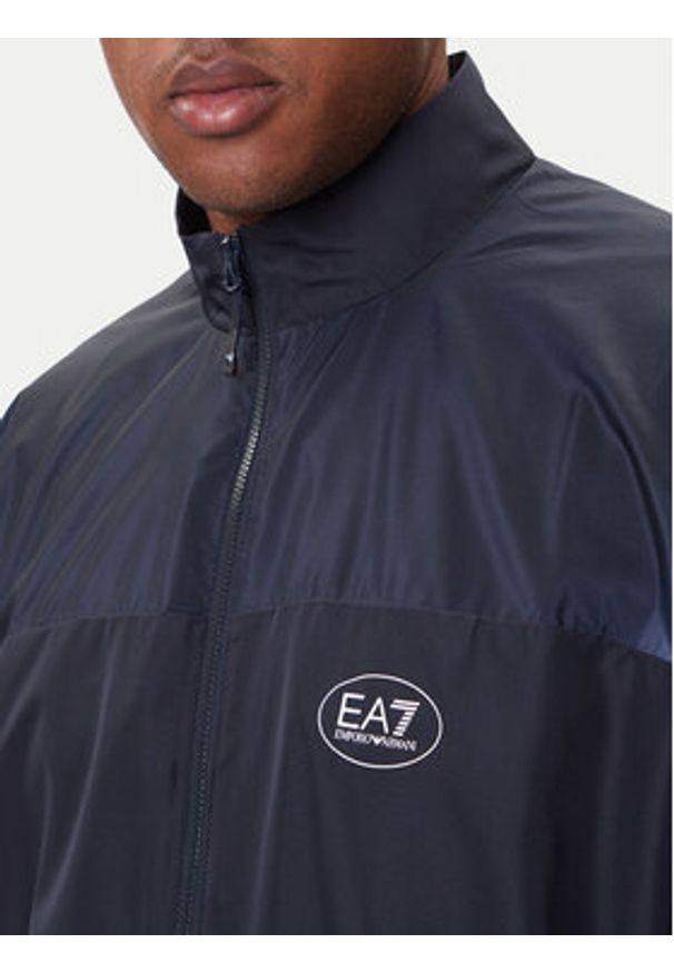 EA7 Emporio Armani Dres 7M000841 AF12872 UB102 Granatowy Regular Fit. Kolor: niebieski. Materiał: syntetyk