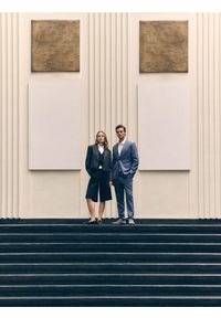 Reserved - Bermudy w prążek - granatowy. Kolor: niebieski. Materiał: wiskoza, tkanina. Wzór: prążki #1