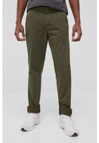 Napapijri spodnie męskie kolor zielony proste. Okazja: na co dzień. Kolor: zielony. Materiał: tkanina, materiał. Wzór: gładki. Styl: casual