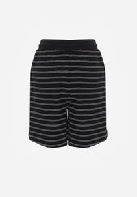 Born2be - Czarne Bawełniane Szorty w Paski z Wysokim Stanem w Stylu Casual Naunea. Okazja: na co dzień. Stan: podwyższony. Kolor: czarny. Materiał: bawełna. Długość: długie. Wzór: paski. Sezon: lato. Styl: casual #7
