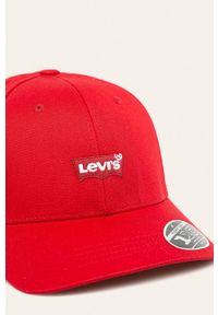 Levi's® - Levi's - Czapka. Kolor: czerwony. Materiał: tkanina, bawełna, elastan. Wzór: aplikacja. Styl: biznesowy #2