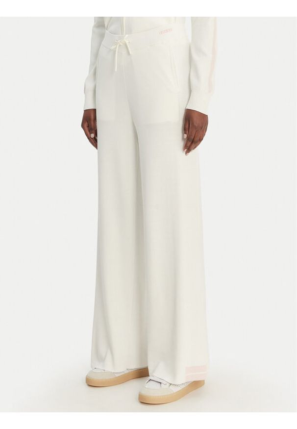 Guess Spodnie dzianinowe V6GB06 Z0651 Biały Regular Fit. Kolor: biały. Materiał: syntetyk