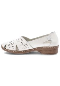 Półbuty damskie Vinceza, cholewka ze skóry naturalnej licowej z perforacją wsuwane na płaskiej podeszwie, białe, 66928. Okazja: na co dzień. Zapięcie: bez zapięcia. Kolor: biały. Szerokość cholewki: normalna. Wzór: ażurowy. Materiał: skóra. Sezon: lato. Obcas: na płaskiej podeszwie. Styl: elegancki, klasyczny, casual #2