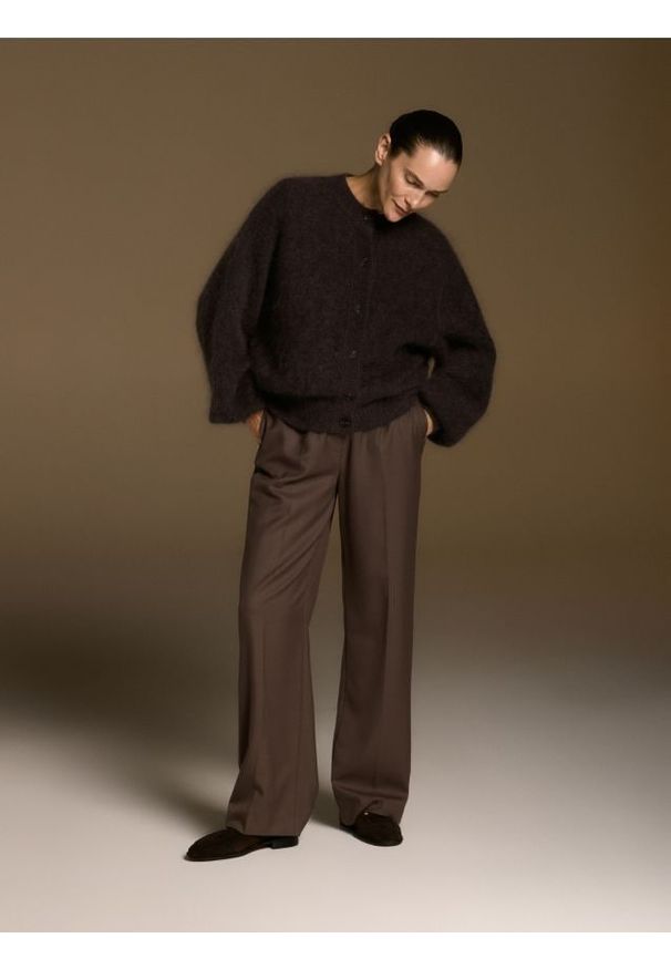 Reserved - Kardigan z moherem - ciemnoszary. Kolor: szary. Materiał: moher