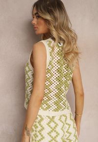 Renee - Zielono-Beżowa Bawełniana Bluzka Kamizelka o Ażurowym Wykończeniu z Zapięciem na Guziki Avetta. Kolor: zielony. Materiał: bawełna. Wzór: ażurowy