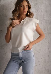 Renee - Biała Sweterkowa Bluzka z Wiskozy z Kołnierzykiem i Usztywnioną Linią Ramion Helite. Kolor: biały. Materiał: wiskoza. Styl: elegancki #1