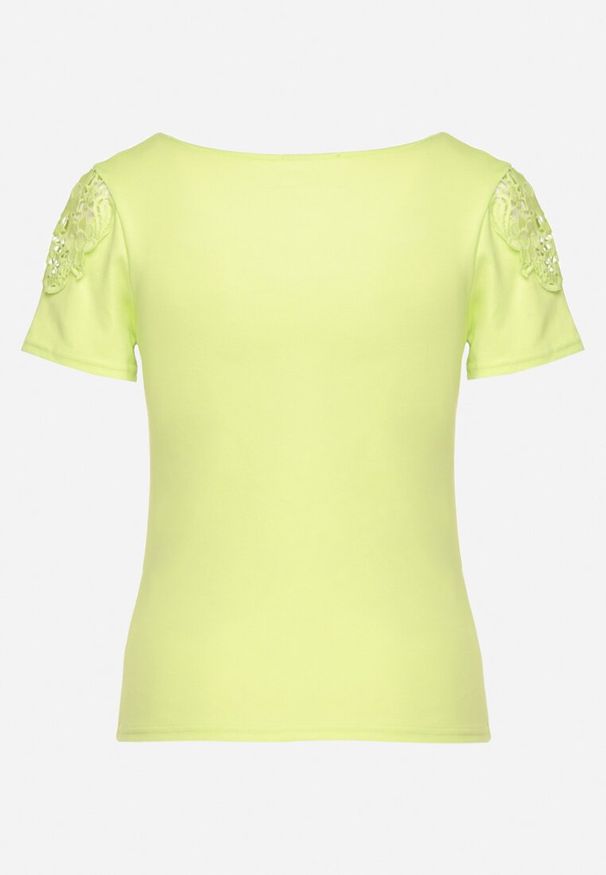Born2be - Zielony Bawełniany T-shirt z Łańcuszkiem i Koronką Liraveira. Okazja: na co dzień. Typ kołnierza: okrągły. Kolor: zielony. Materiał: bawełna, koronka. Długość rękawa: krótki rękaw. Długość: krótkie. Wzór: koronka. Styl: klasyczny, elegancki, casual
