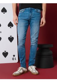 Sinsay - Jeansy skinny - niebieski. Kolor: niebieski