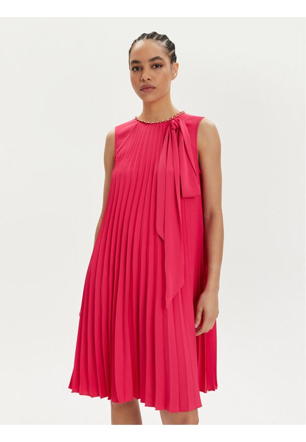 Nissa Sukienka koktajlowa RC14842 Różowy Regular Fit. Kolor: różowy. Materiał: syntetyk. Styl: wizytowy