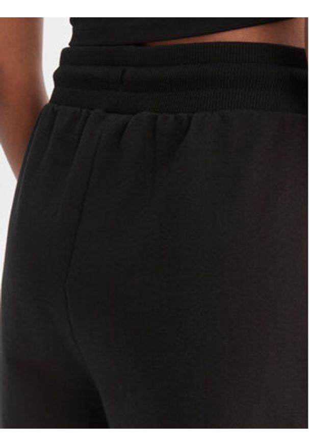 Reebok Szorty sportowe Jacqueline RK25500CCW Czarny Regular Fit. Kolor: czarny. Materiał: bawełna